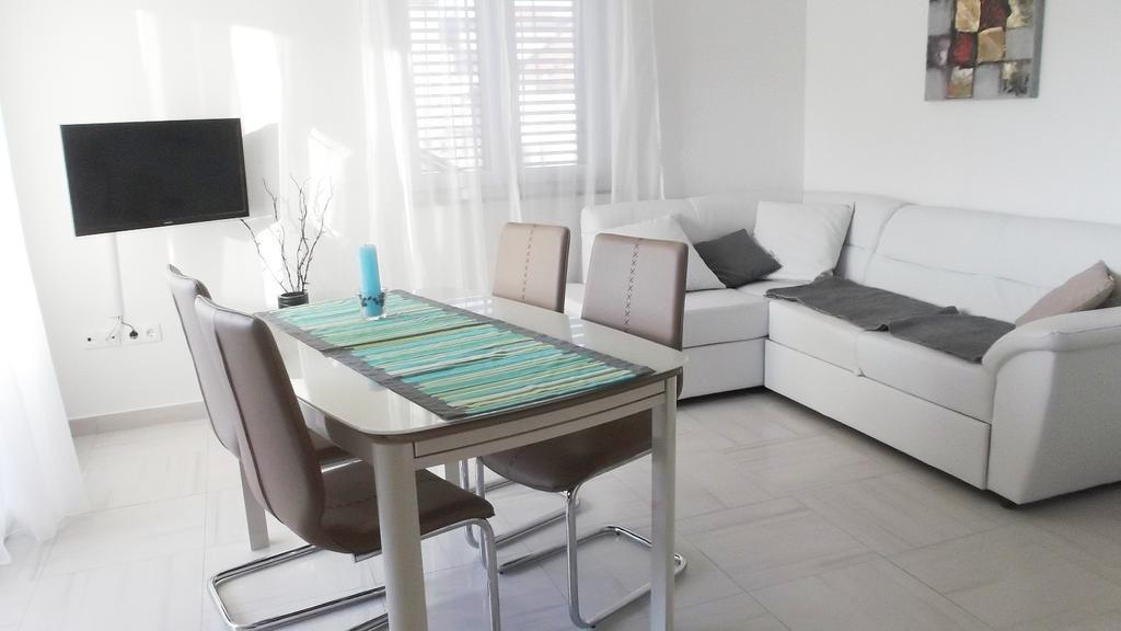 Apartments Horvat Vodice Zimmer foto
